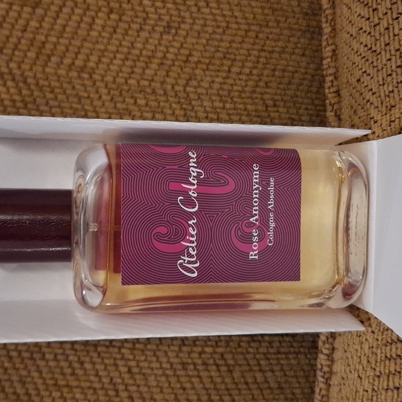 Atelier Cologne Rose Anonyme Perfume - Picture 7 of 7